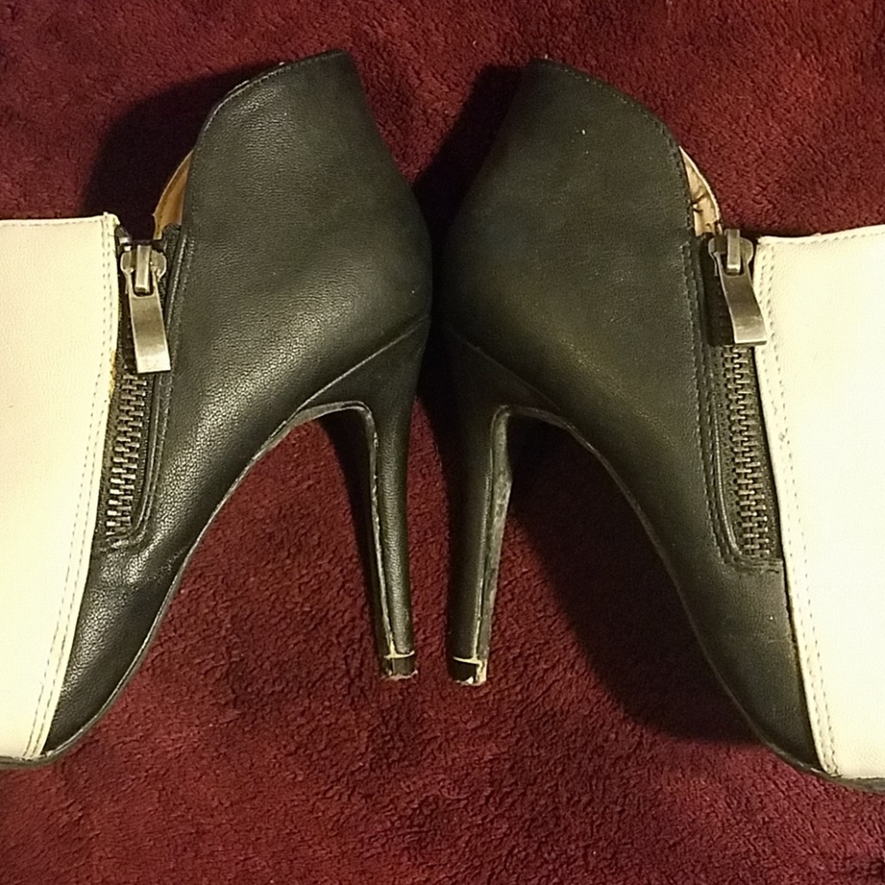 SOLD Color Block Heels - Picture 2 of 5